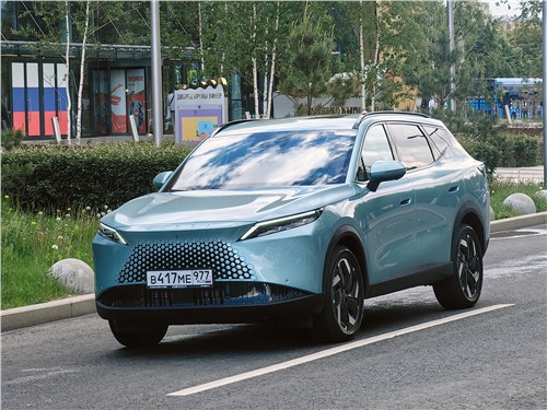 Тест-драйв Omoda C7: Среднеразмерный кроссовер с футуристичным дизайном. 150-сильный турбомотор, “робот” и полный привод. Чем еще интересен автомобиль?