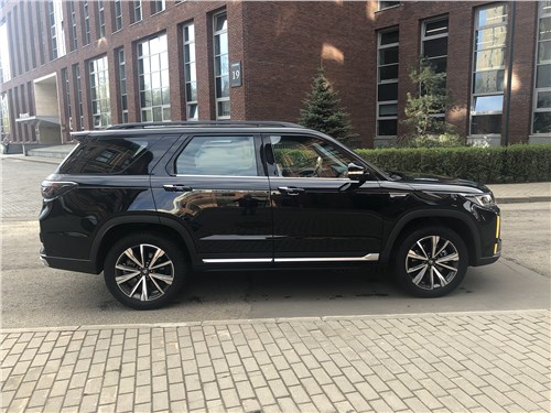 228-сильный мотор, 8-ступенчатый "автомат" и полный привод. Чем еще удивил рестайлинговый Changan CS95?