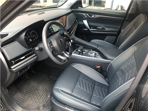 228-сильный мотор, 8-ступенчатый "автомат" и полный привод. Чем еще удивил рестайлинговый Changan CS95?
