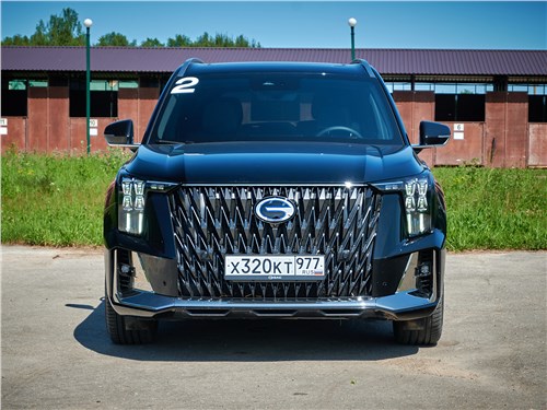 Тест-драйв гибридного GAC GS8 HEV: 427 л.с., полный привод и запас хода до 1000 км. Хорошо ли это?