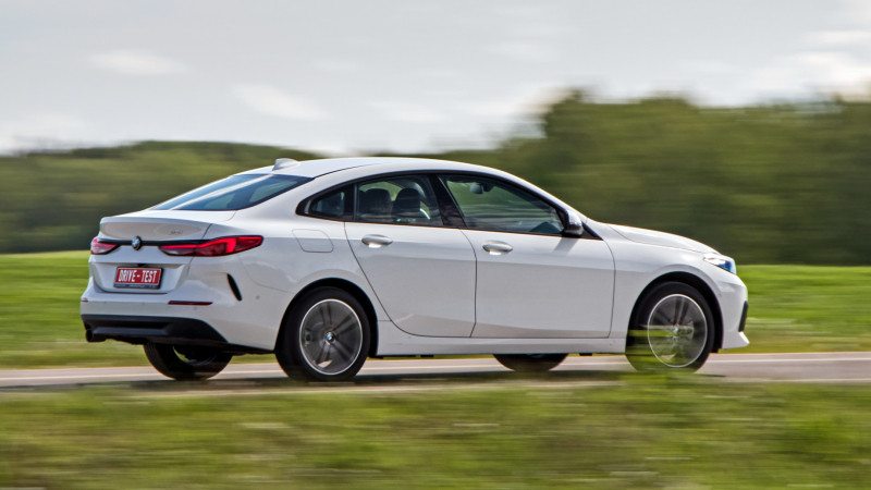 Тянем передними колёсами седан BMW 218i Gran Coupe