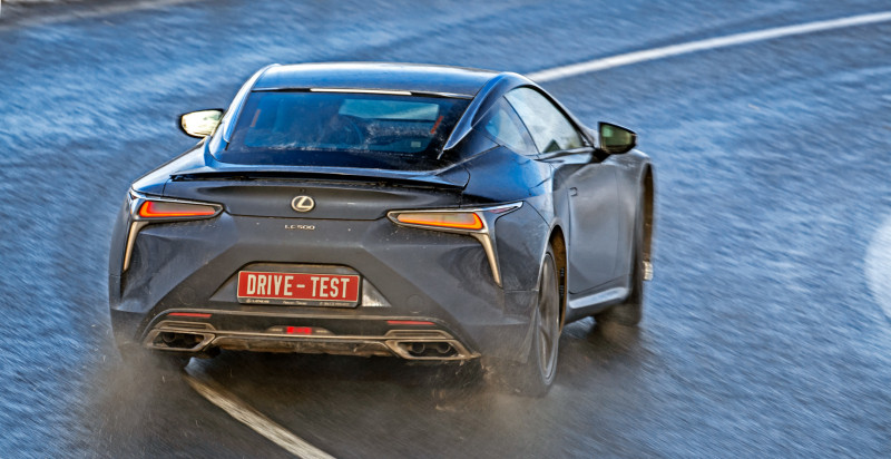 Останавливаемся в&nbsp;шаге от&nbsp;понимания купе Lexus LC 500