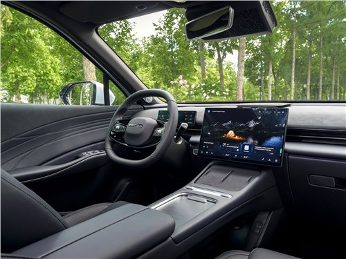 Тест-драйв Omoda C7: Среднеразмерный кроссовер с футуристичным дизайном. 150-сильный турбомотор, &ldquo;робот&rdquo; и полный привод. Чем еще интересен автомобиль?