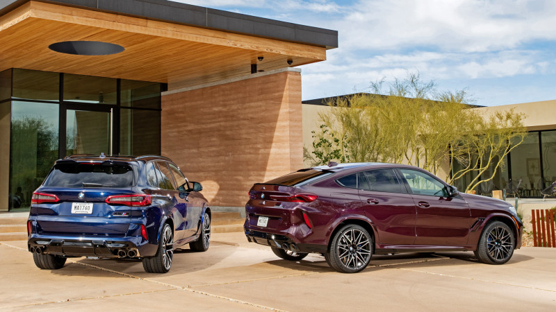 С удовольствием вибрируем в&nbsp;кроссоверах BMW X5 M и&nbsp;X6 M