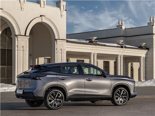 Тест-драйв Omoda C5: есть ли отличия российской сборки от китайской? Готов ли кроссовер к нашим дорогам и климату? 2 Тест-драйв Omoda C5: есть ли отличия российской сборки от китайской? Готов ли кроссовер к нашим дорогам и климату?