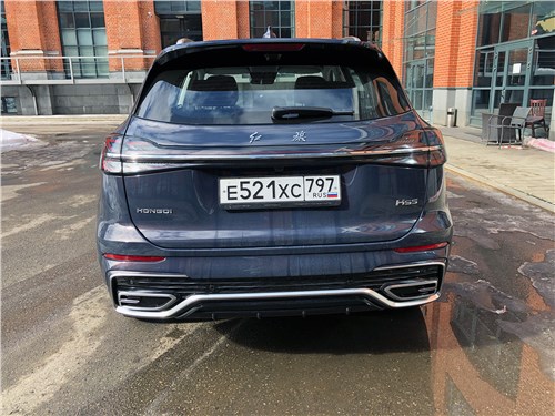 Тест-драйв Hongqi HS5: китайский кроссовер стал мощнее и комфортней после рестайлинга, но что по управляемости?