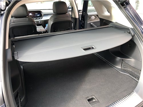 Тест-драйв Hongqi HS5: китайский кроссовер стал мощнее и комфортней после рестайлинга, но что по управляемости?